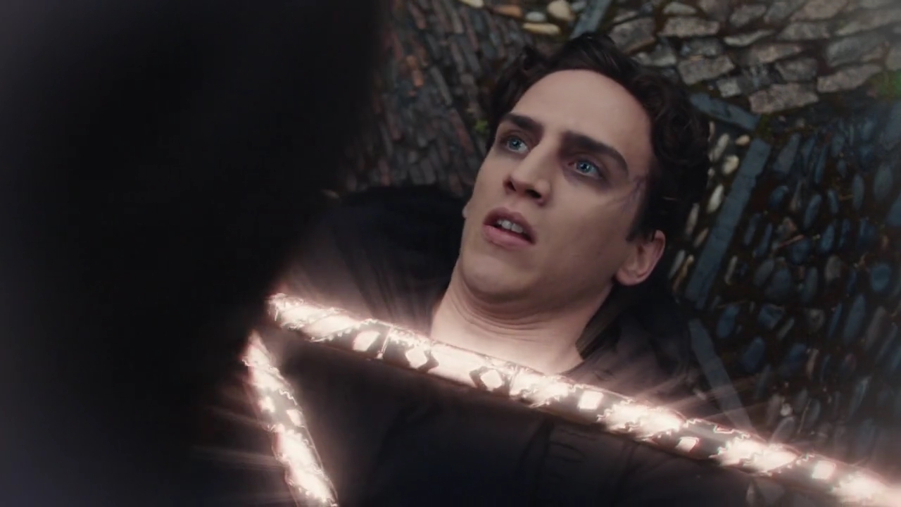 Charmed-Online-dot-nl_Charmed-1x21RedRain01105.jpg