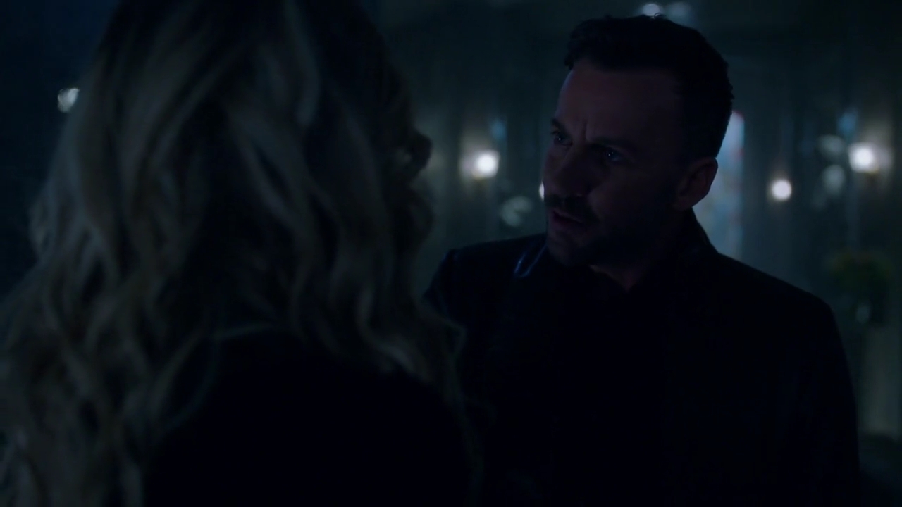 Charmed-Online-dot-nl_Charmed-1x21RedRain01173.jpg