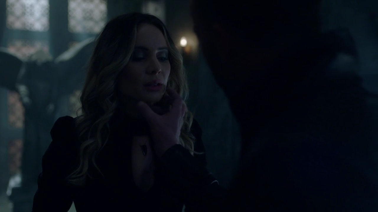 Charmed-Online-dot-nl_Charmed-1x21RedRain01175.jpg