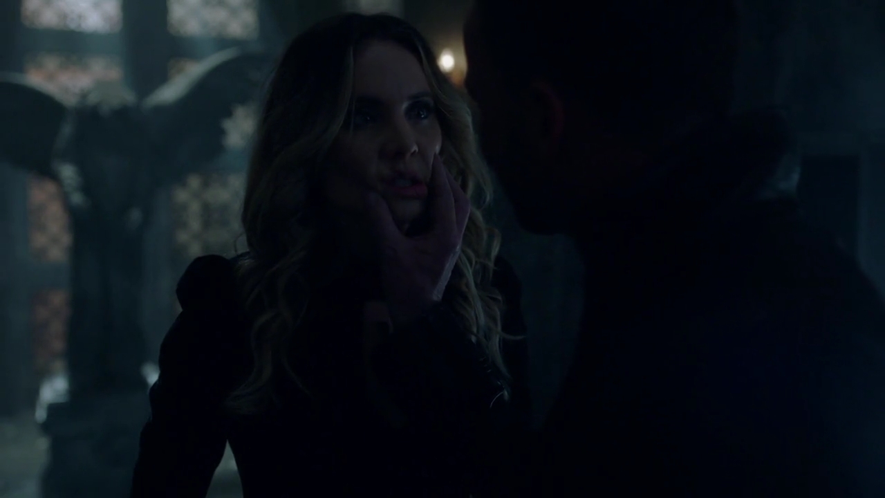 Charmed-Online-dot-nl_Charmed-1x21RedRain01183.jpg