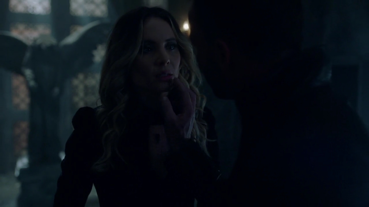 Charmed-Online-dot-nl_Charmed-1x21RedRain01184.jpg