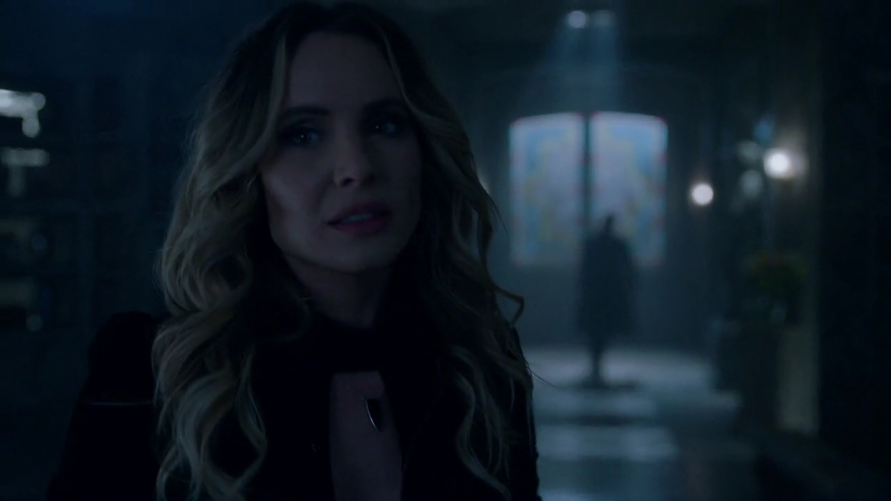 Charmed-Online-dot-nl_Charmed-1x21RedRain01191.jpg