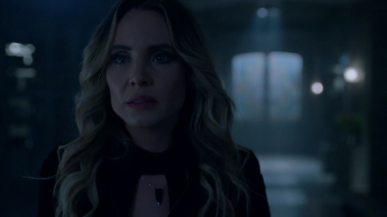 Charmed-Online-dot-nl_Charmed-1x21RedRain01195.jpg