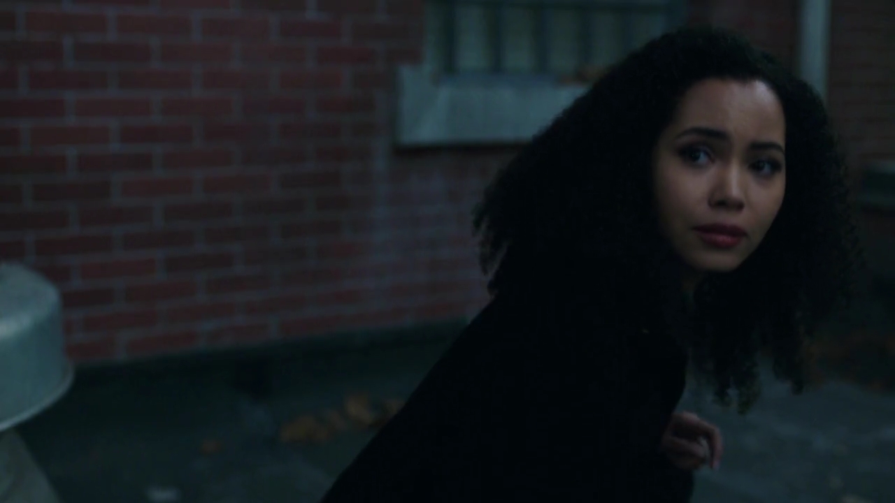 Charmed-Online-dot-nl_Charmed-1x21RedRain01235.jpg