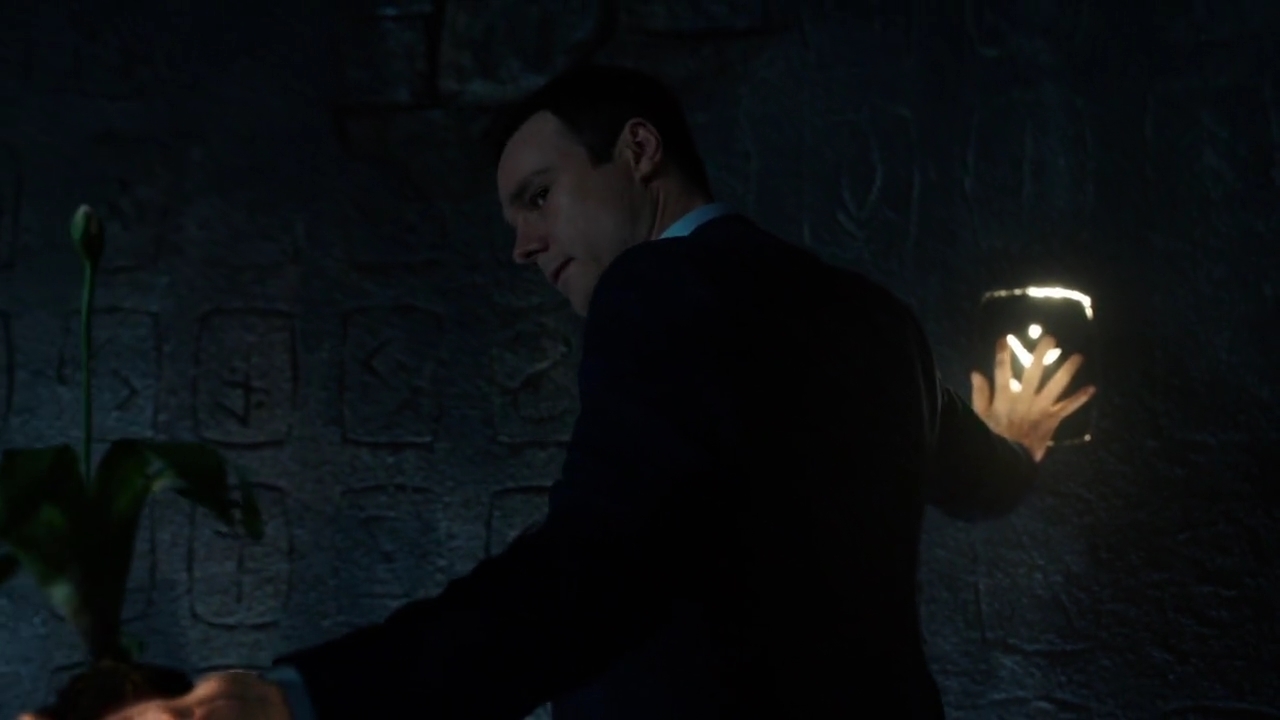 Charmed-Online-dot-nl_Charmed-1x21RedRain01310.jpg