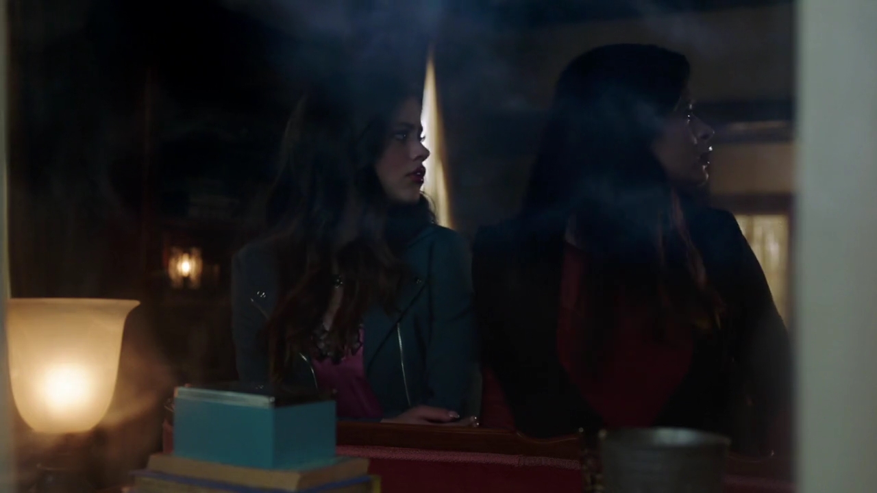 Charmed-Online-dot-nl_Charmed-1x21RedRain01405.jpg