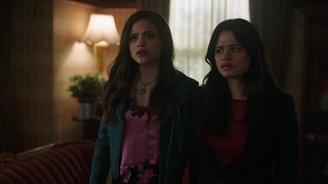 Charmed-Online-dot-nl_Charmed-1x21RedRain01412.jpg