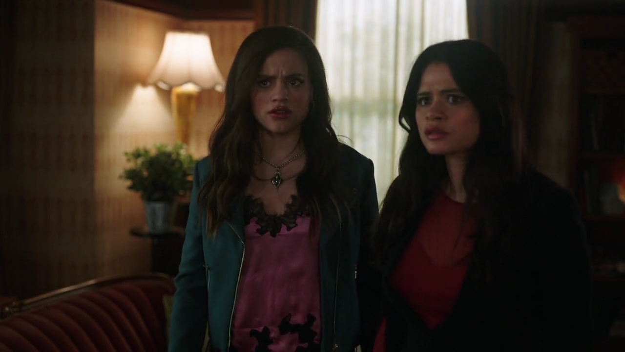Charmed-Online-dot-nl_Charmed-1x21RedRain01422.jpg