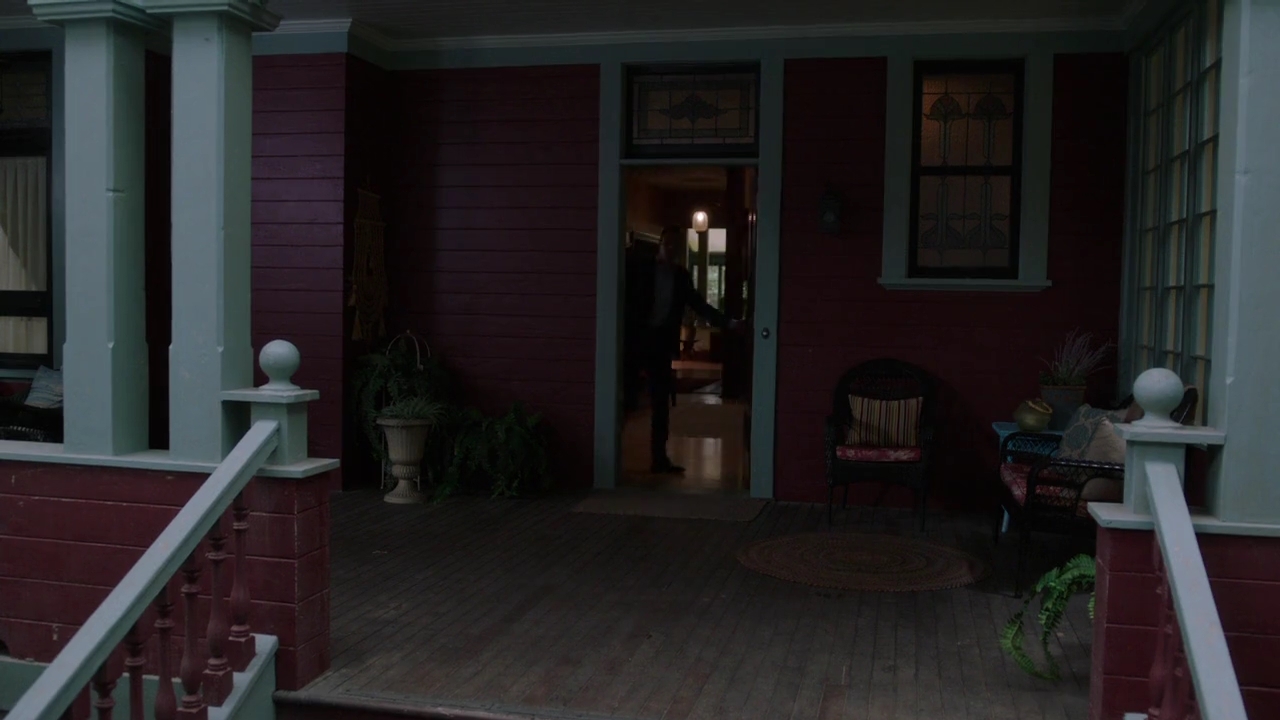 Charmed-Online-dot-nl_Charmed-1x21RedRain01431.jpg