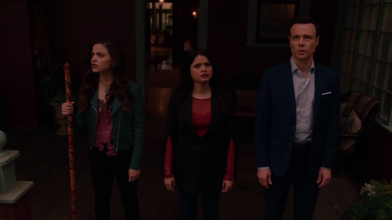 Charmed-Online-dot-nl_Charmed-1x21RedRain01457.jpg