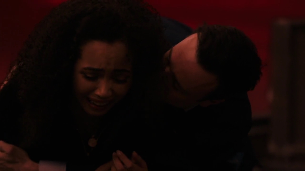 Charmed-Online-dot-nl_Charmed-1x21RedRain01655.jpg