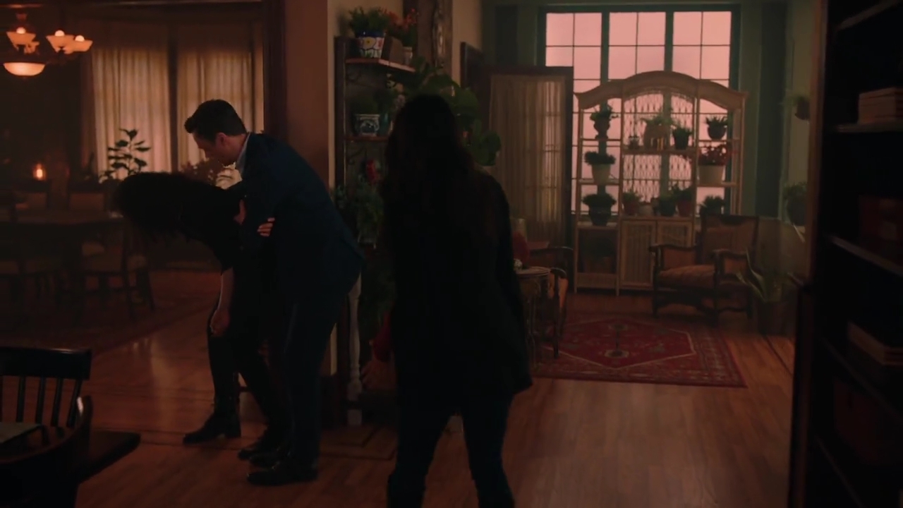 Charmed-Online-dot-nl_Charmed-1x21RedRain01668.jpg