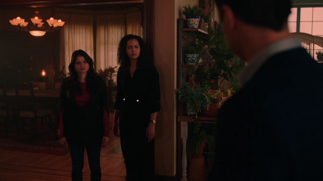 Charmed-Online-dot-nl_Charmed-1x21RedRain01722.jpg