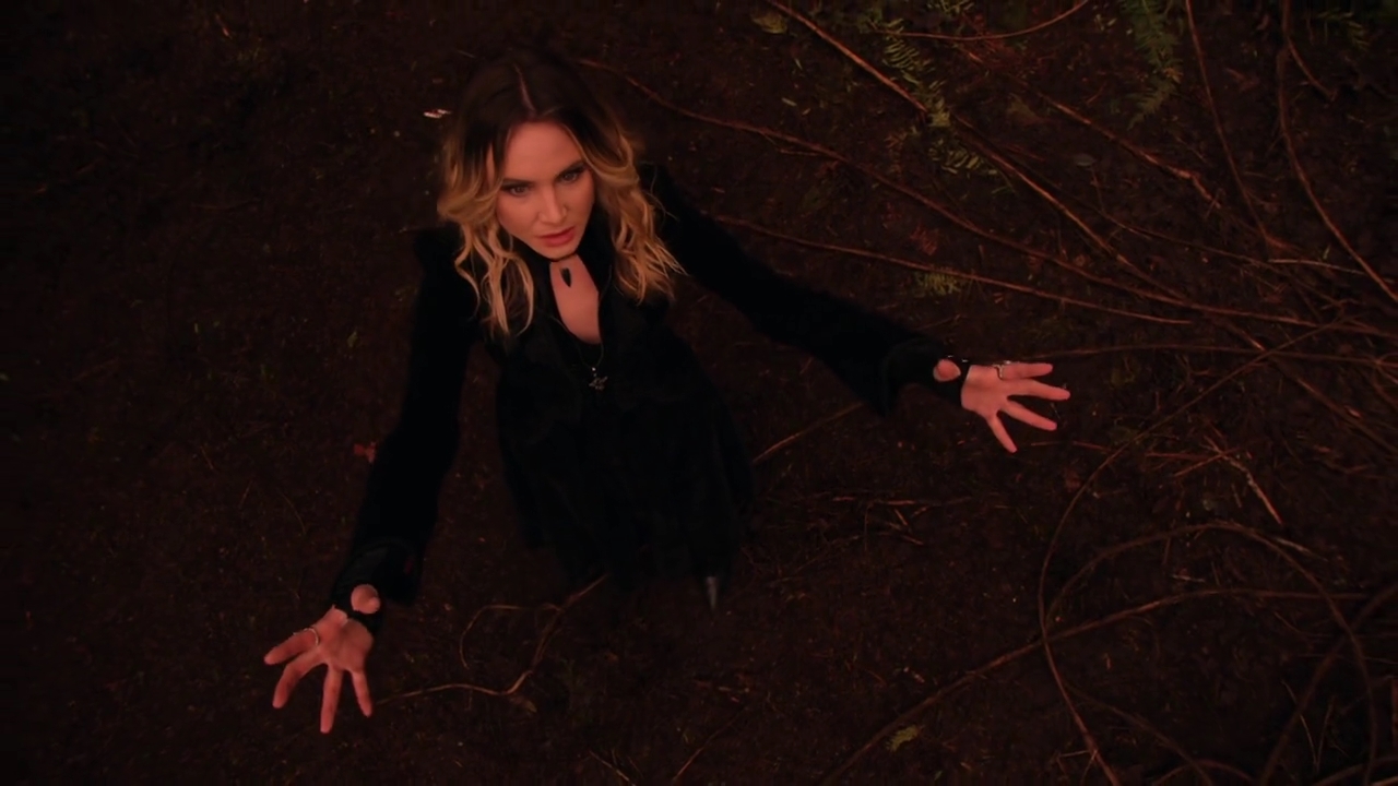 Charmed-Online-dot-nl_Charmed-1x21RedRain01842.jpg