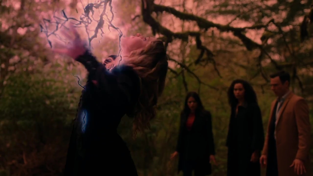 Charmed-Online-dot-nl_Charmed-1x21RedRain01853.jpg