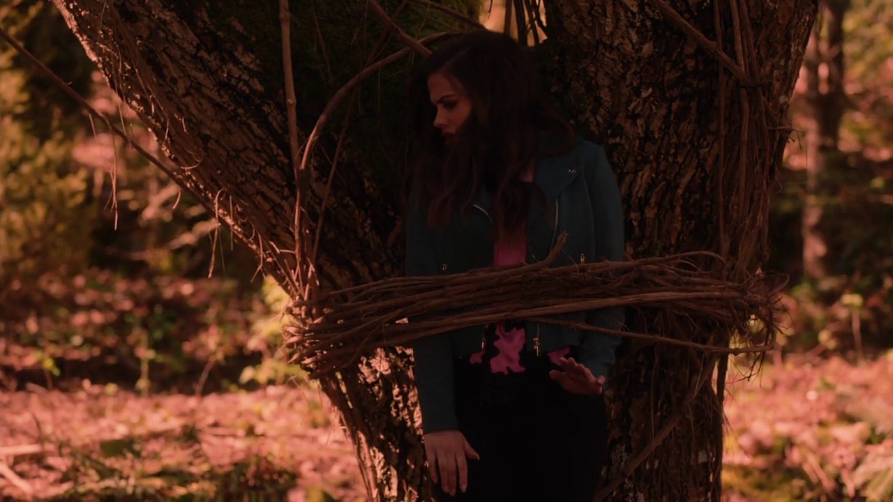 Charmed-Online-dot-nl_Charmed-1x21RedRain01919.jpg