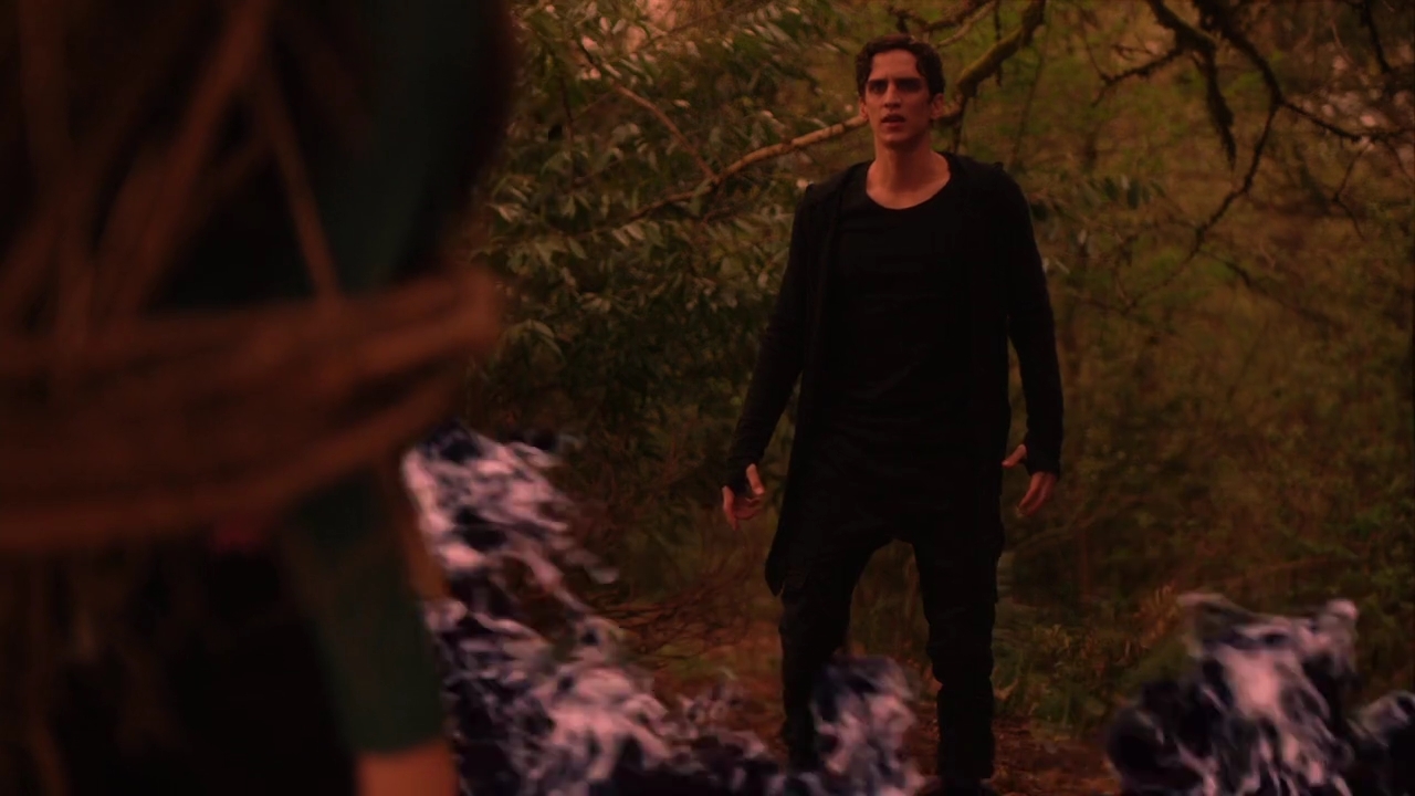 Charmed-Online-dot-nl_Charmed-1x21RedRain01965.jpg