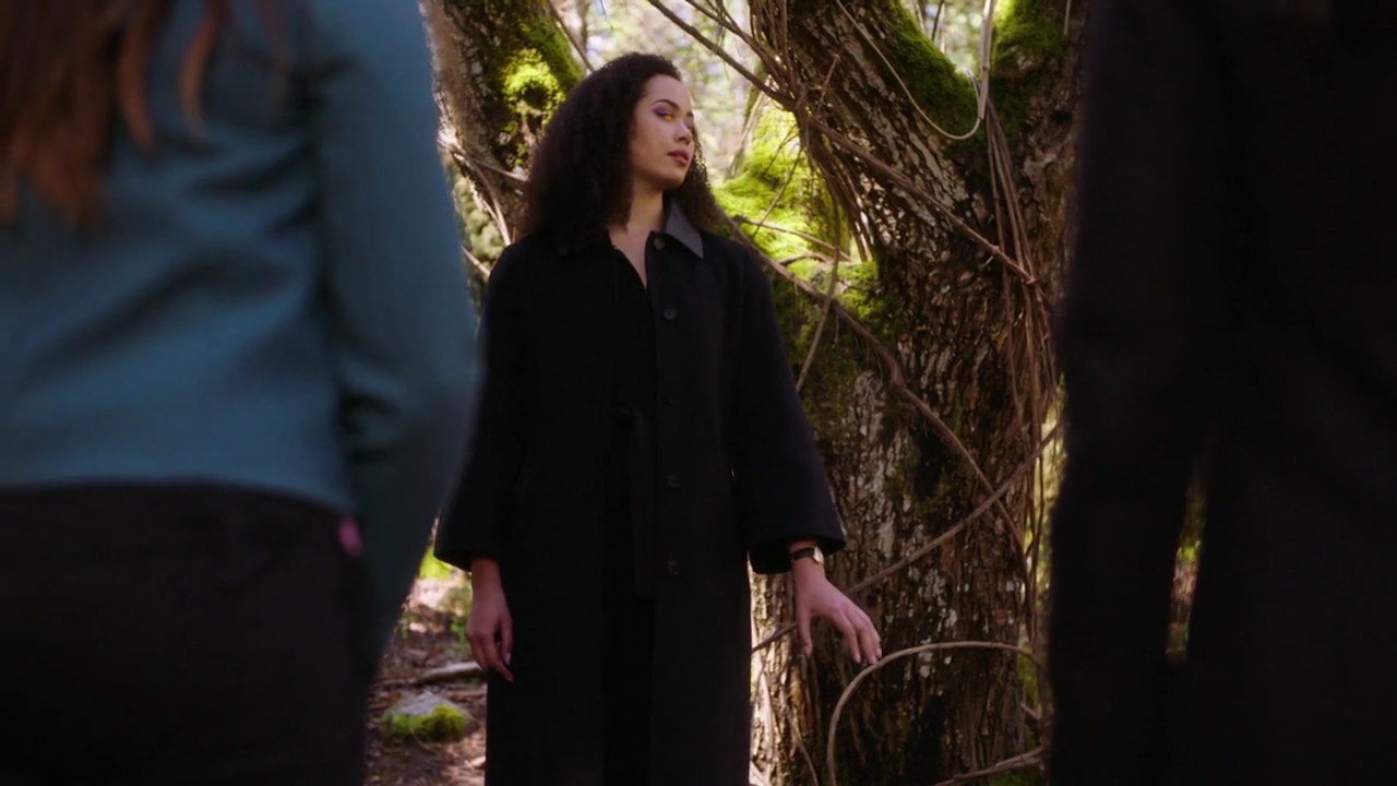 Charmed-Online-dot-nl_Charmed-1x21RedRain02072.jpg