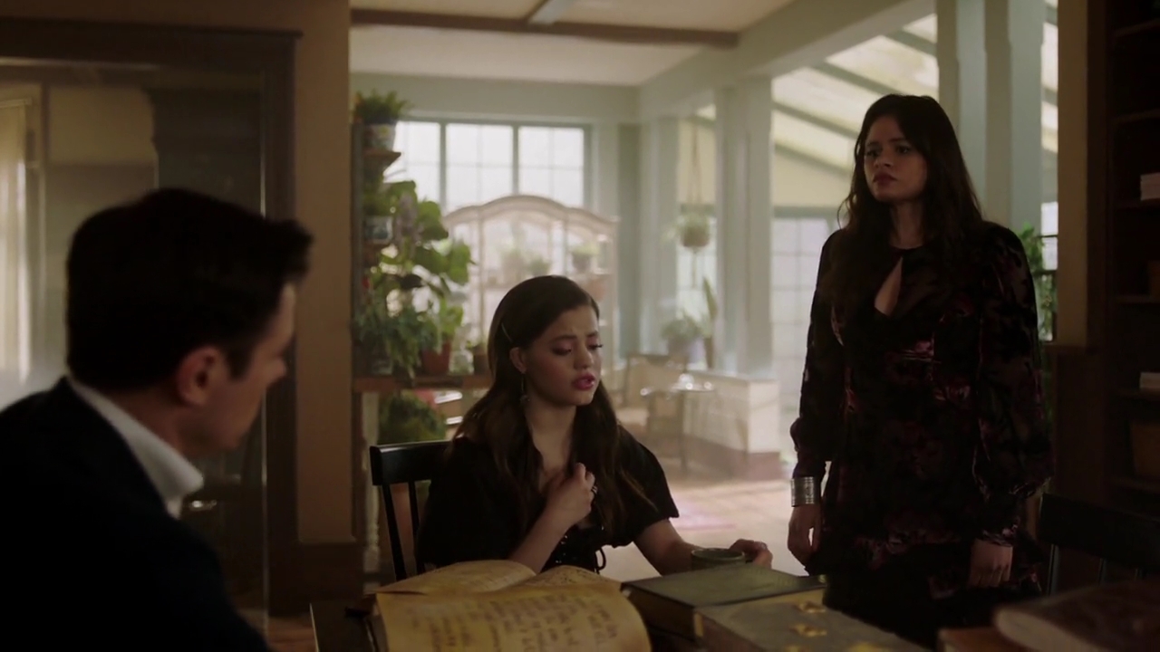 Charmed-Online-dot-nl_Charmed-1x22TheSourceAwakens00148.jpg Charmed-Online-dot-nl_Charmed-1x22TheSourceAwakens00148.jpg