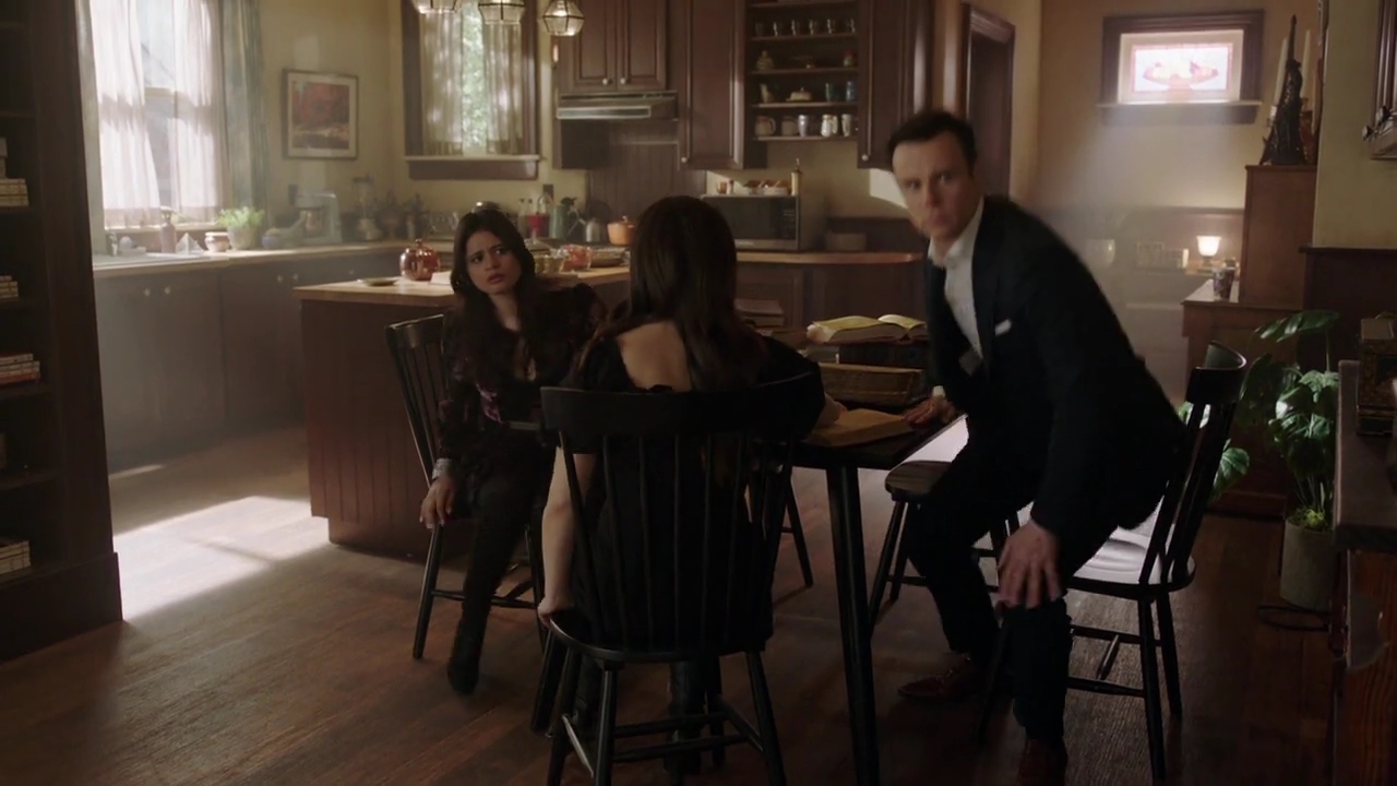 Charmed-Online-dot-nl_Charmed-1x22TheSourceAwakens00186.jpg