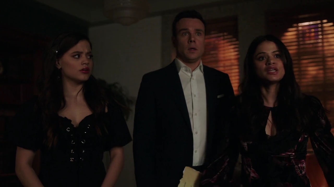 Charmed-Online-dot-nl_Charmed-1x22TheSourceAwakens00650.jpg Charmed-Online-dot-nl_Charmed-1x22TheSourceAwakens00650.jpg
