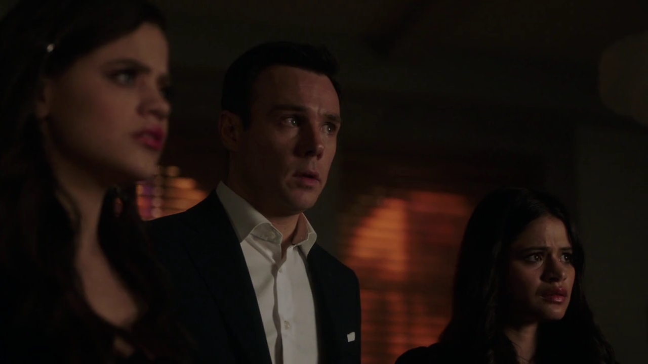 Charmed-Online-dot-nl_Charmed-1x22TheSourceAwakens00665.jpg