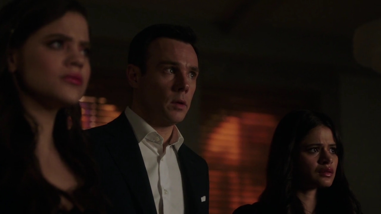 Charmed-Online-dot-nl_Charmed-1x22TheSourceAwakens00666.jpg