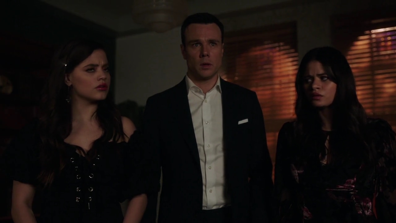 Charmed-Online-dot-nl_Charmed-1x22TheSourceAwakens00670.jpg