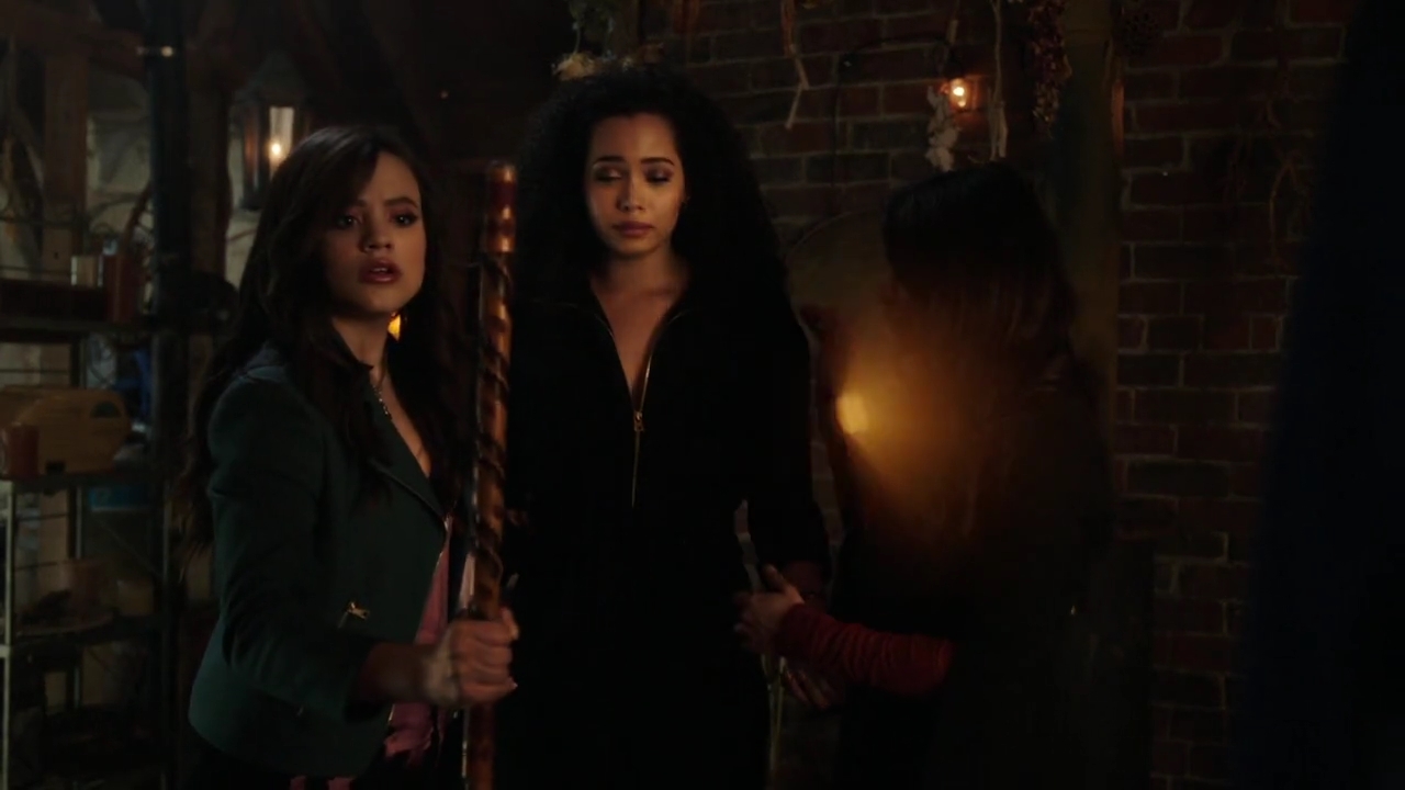 Charmed-Online-dot-nl_Charmed-1x22TheSourceAwakens01897.jpg
