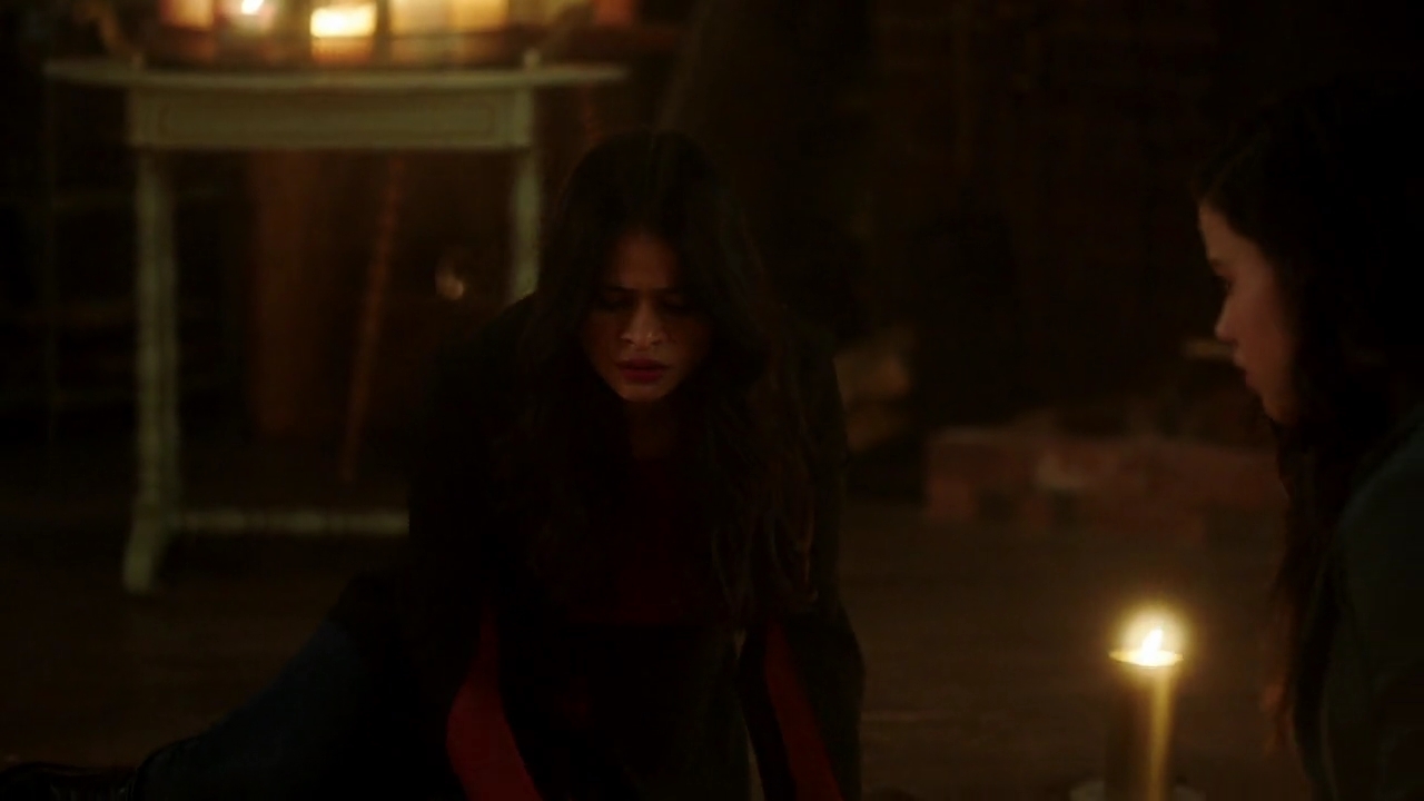 Charmed-Online-dot-nl_Charmed-1x22TheSourceAwakens02010.jpg
