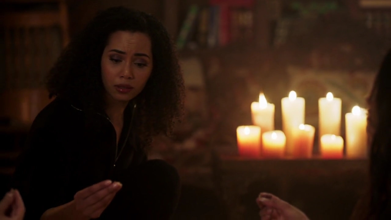 Charmed-Online-dot-nl_Charmed-1x22TheSourceAwakens02025.jpg