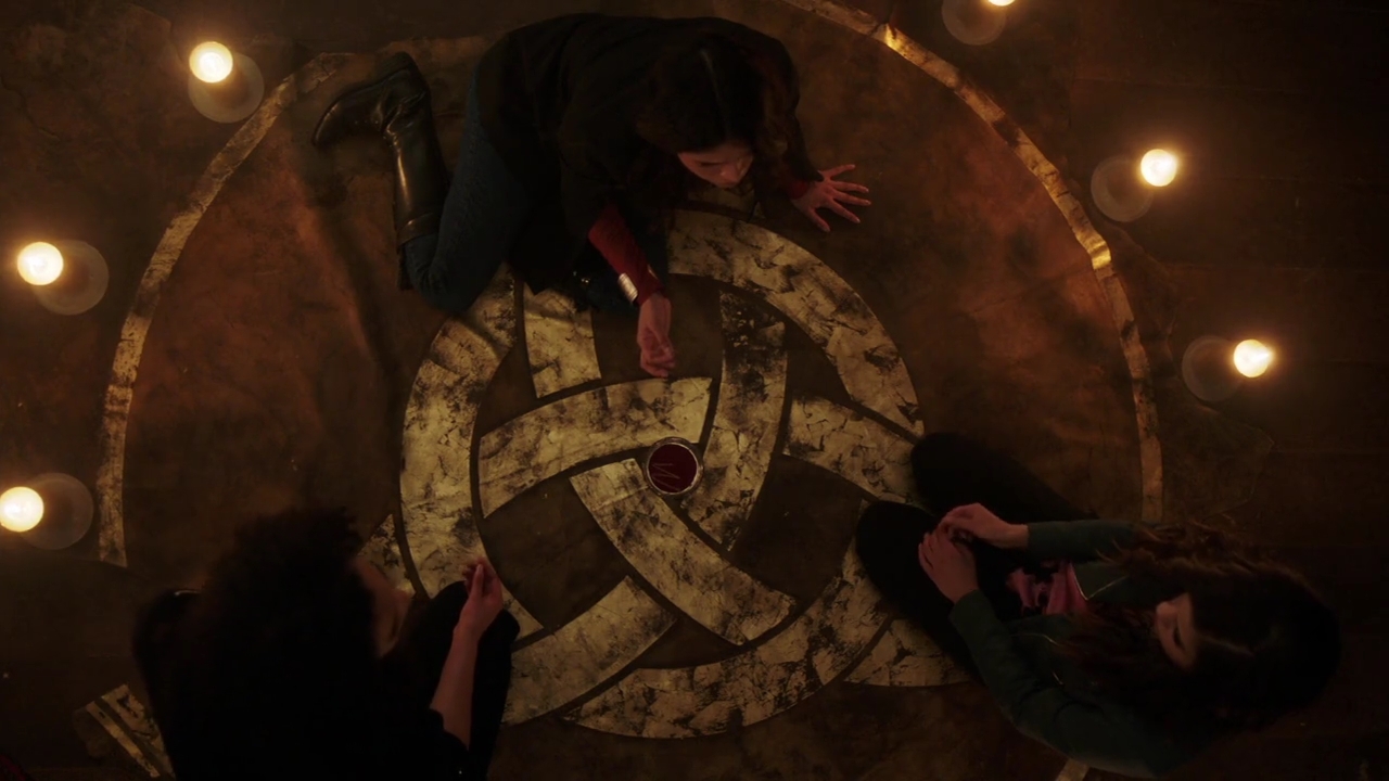 Charmed-Online-dot-nl_Charmed-1x22TheSourceAwakens02030.jpg