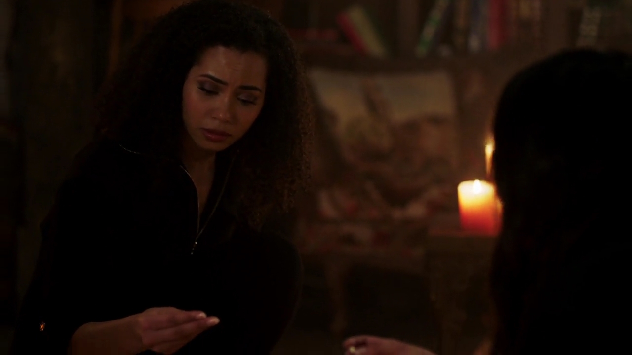 Charmed-Online-dot-nl_Charmed-1x22TheSourceAwakens02038.jpg