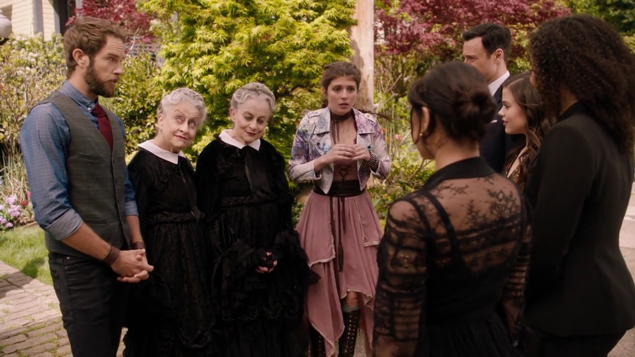 Charmed-Online-dot-nl_Charmed-1x22TheSourceAwakens02397.jpg