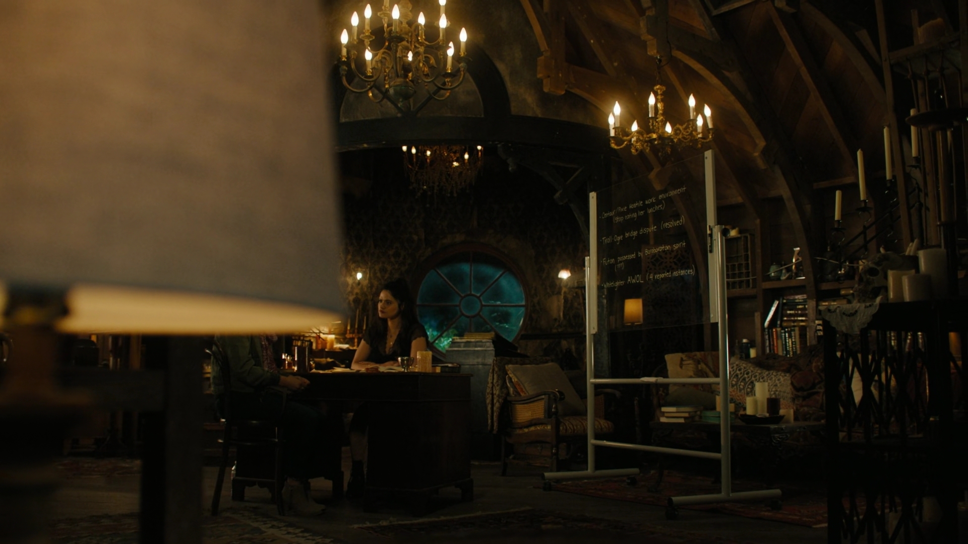 Charmed-Online-dot-nl_Charmed2x01-SafeSpace00366.jpg