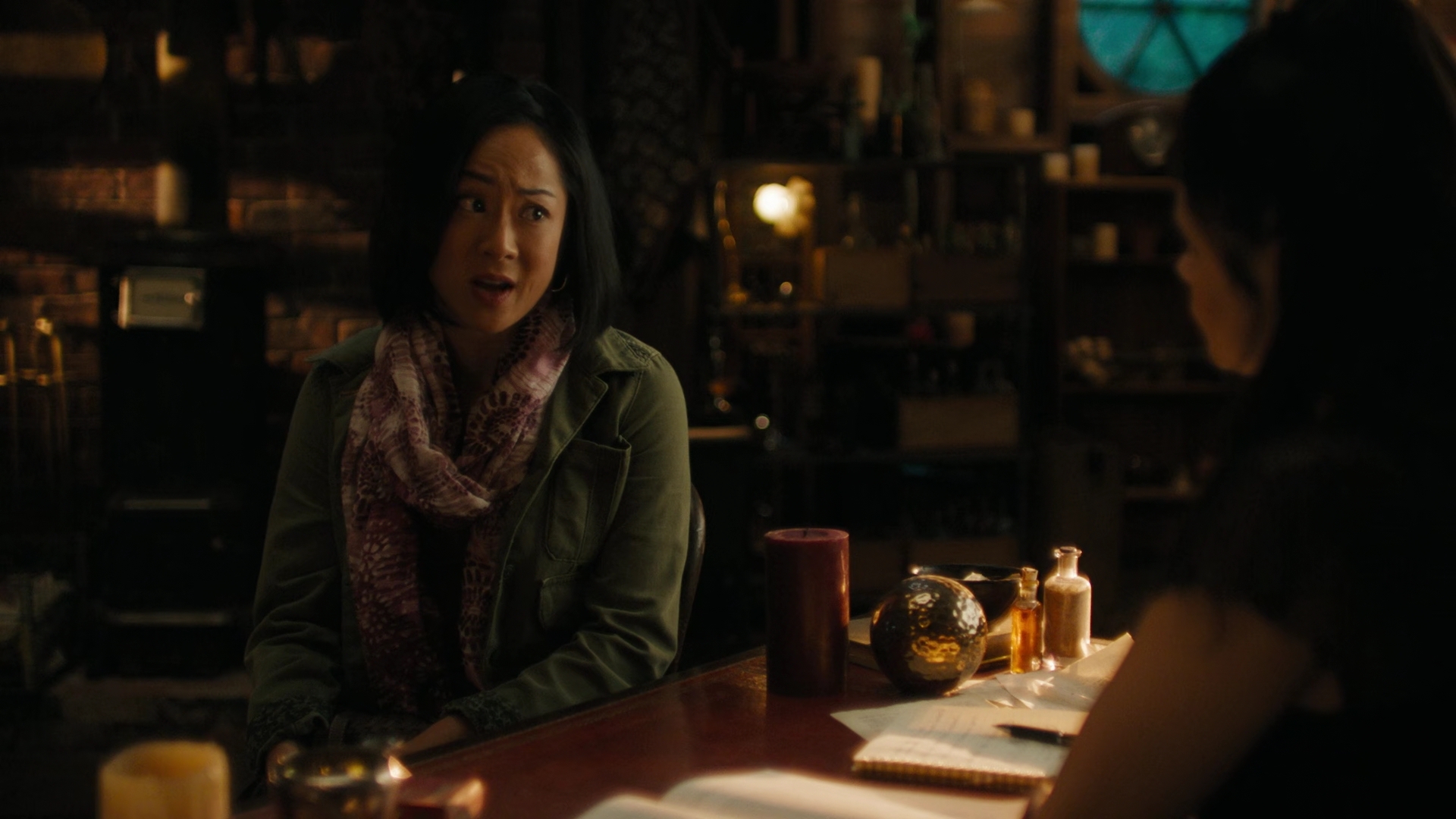 Charmed-Online-dot-nl_Charmed2x01-SafeSpace00368.jpg