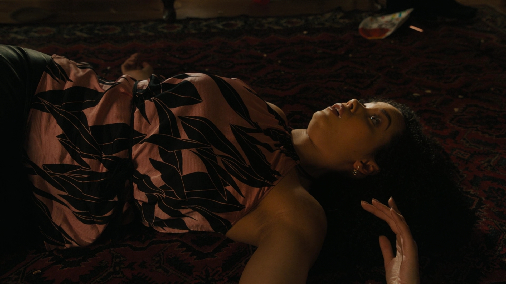 Charmed-Online-dot-nl_Charmed2x01-SafeSpace00510.jpg