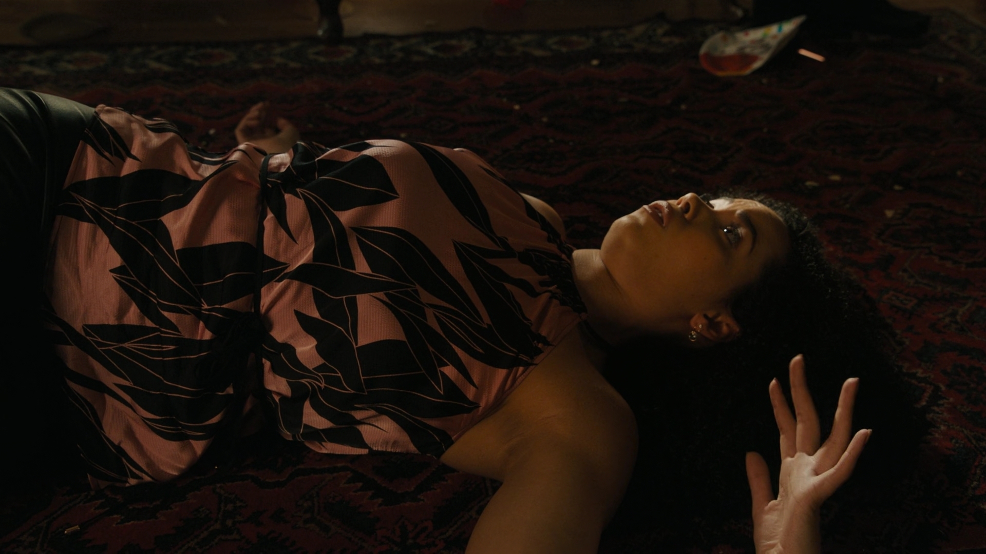 Charmed-Online-dot-nl_Charmed2x01-SafeSpace00511.jpg