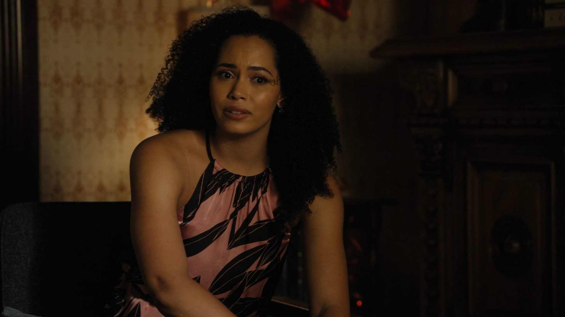 Charmed-Online-dot-nl_Charmed2x01-SafeSpace00568.jpg