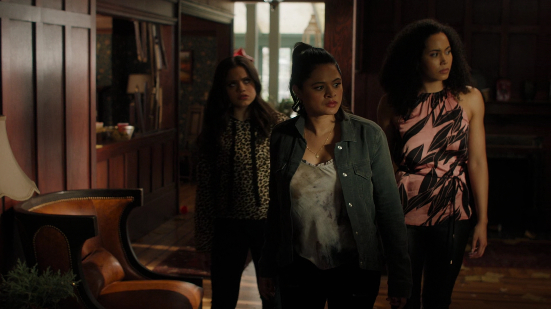Charmed-Online-dot-nl_Charmed2x01-SafeSpace00633.jpg