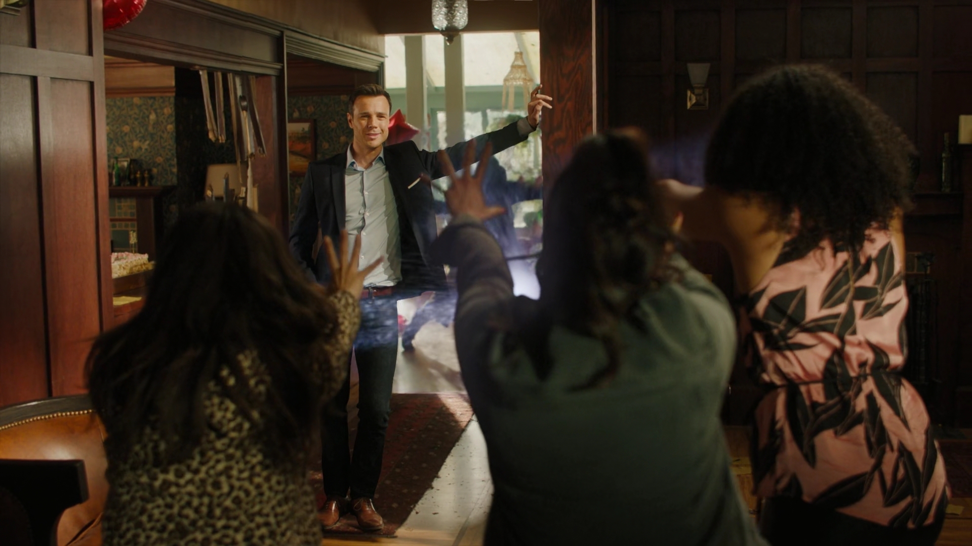 Charmed-Online-dot-nl_Charmed2x01-SafeSpace00651.jpg