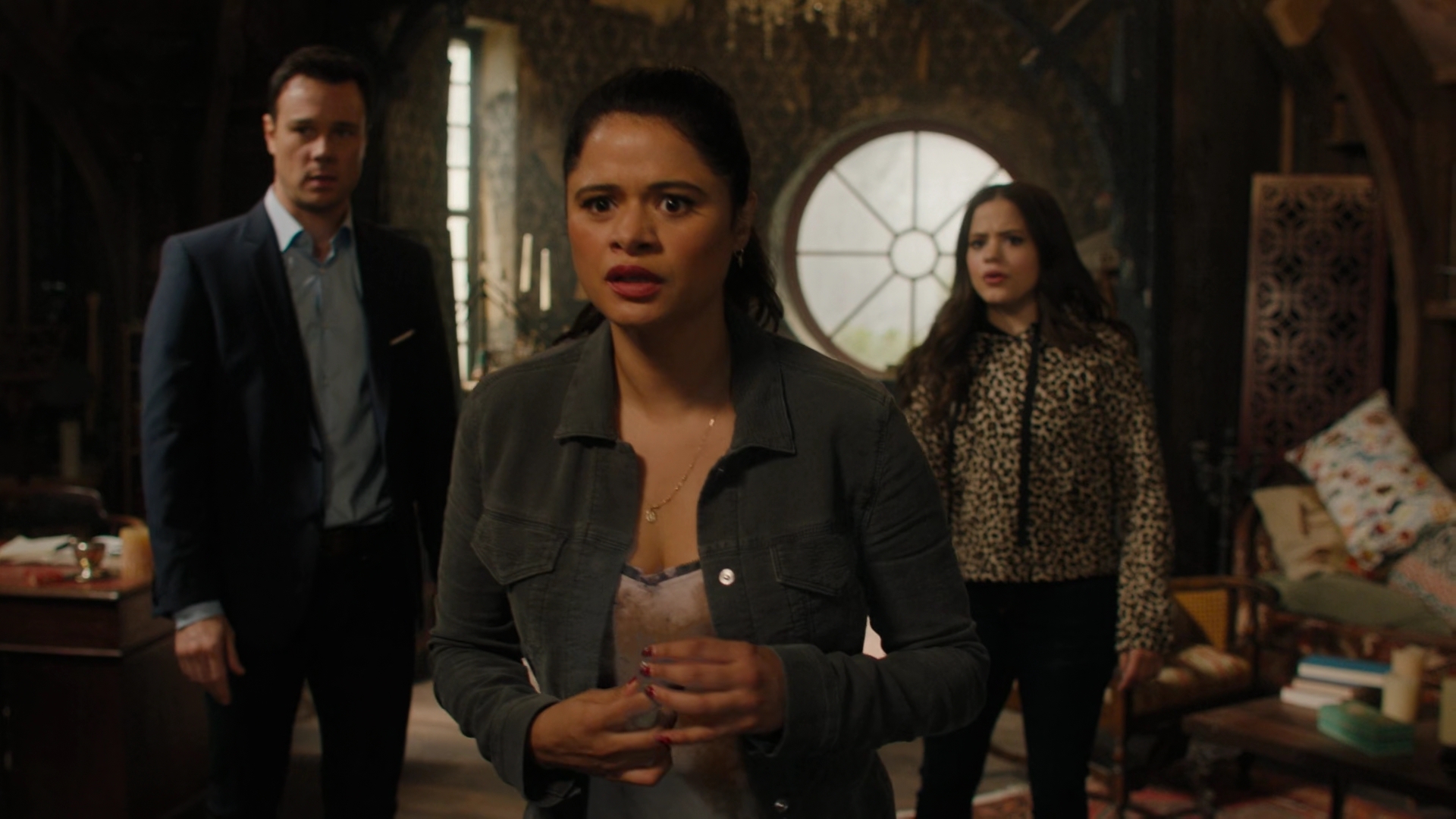 Charmed-Online-dot-nl_Charmed2x01-SafeSpace00674.jpg