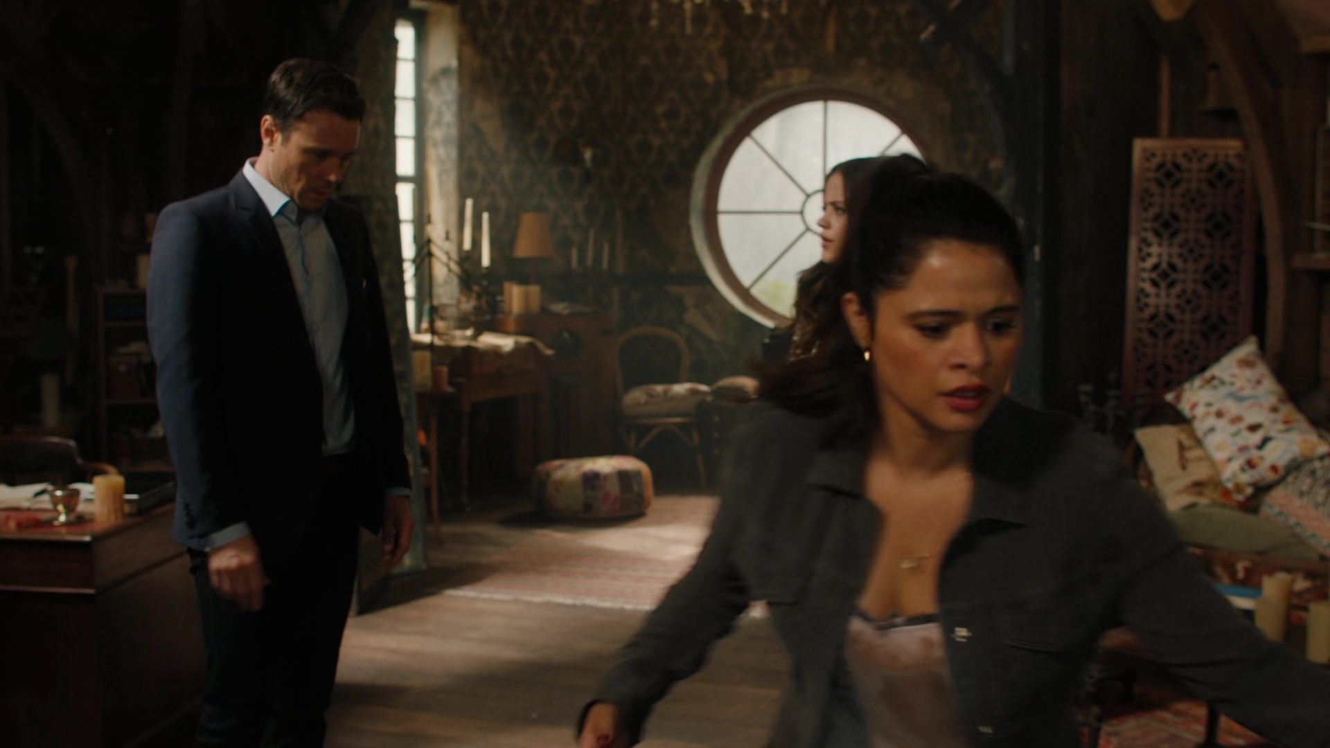 Charmed-Online-dot-nl_Charmed2x01-SafeSpace00675.jpg