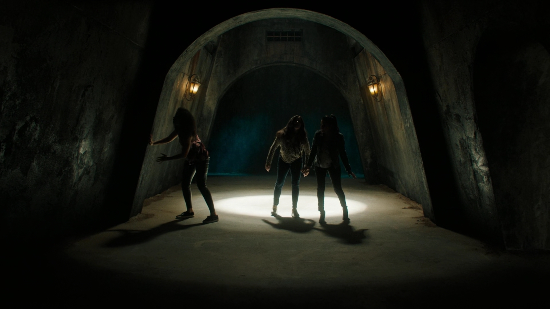 Charmed-Online-dot-nl_Charmed2x01-SafeSpace00762.jpg