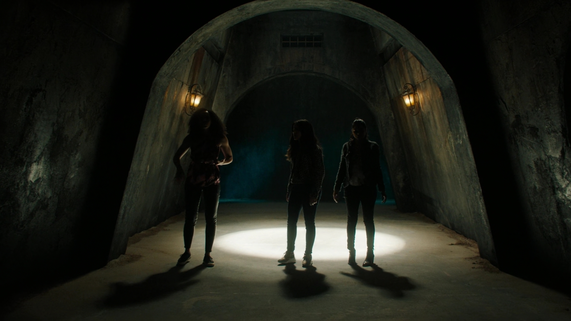 Charmed-Online-dot-nl_Charmed2x01-SafeSpace00767.jpg