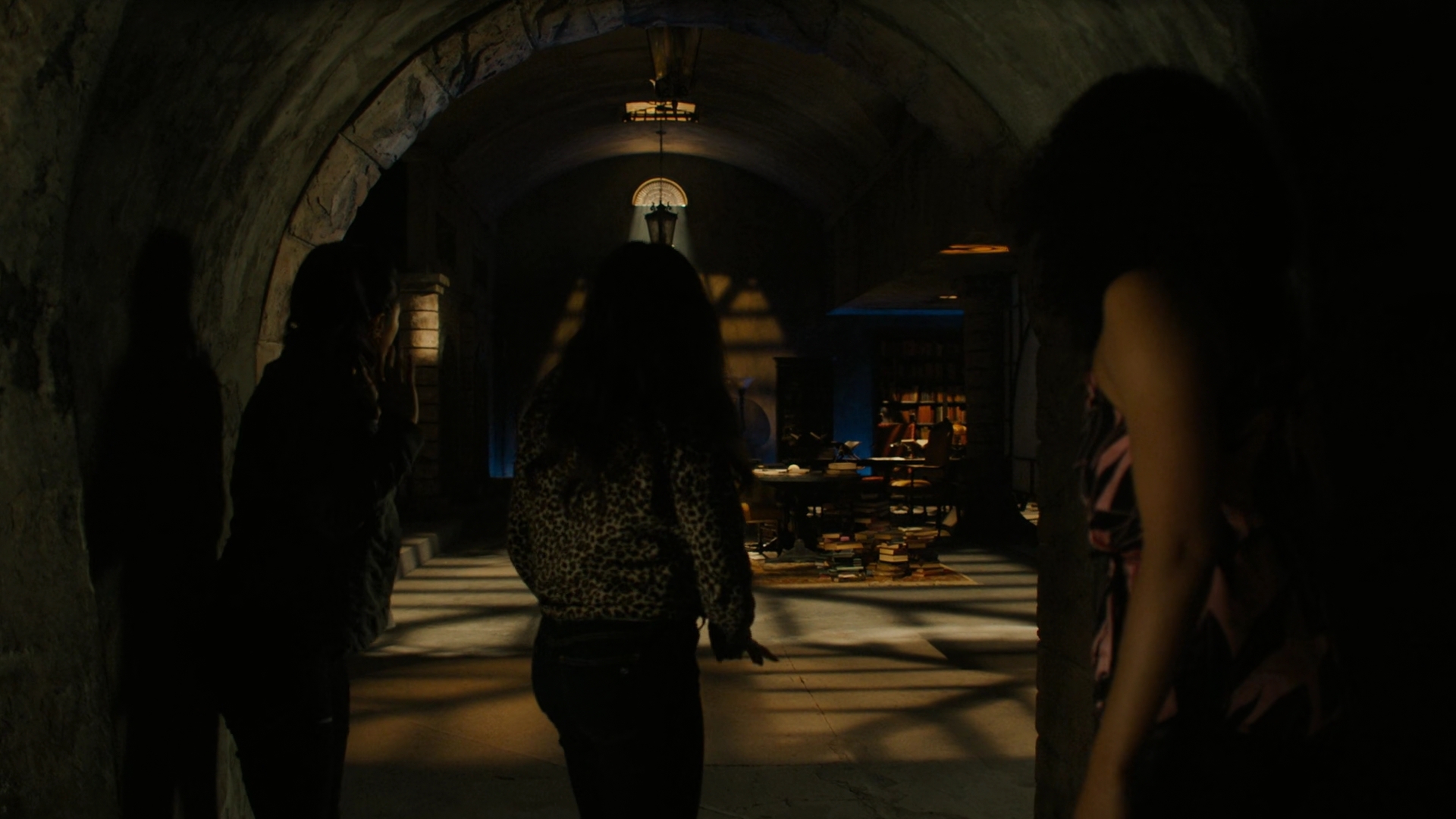 Charmed-Online-dot-nl_Charmed2x01-SafeSpace00787.jpg