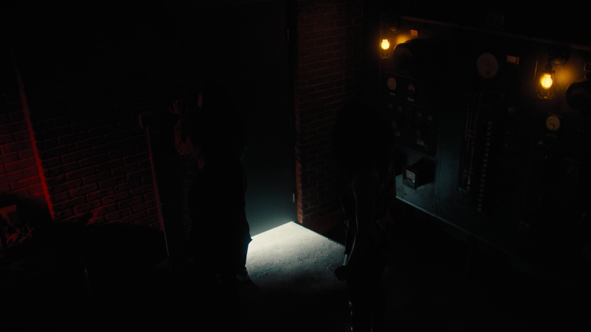 Charmed-Online-dot-nl_Charmed2x01-SafeSpace00989.jpg