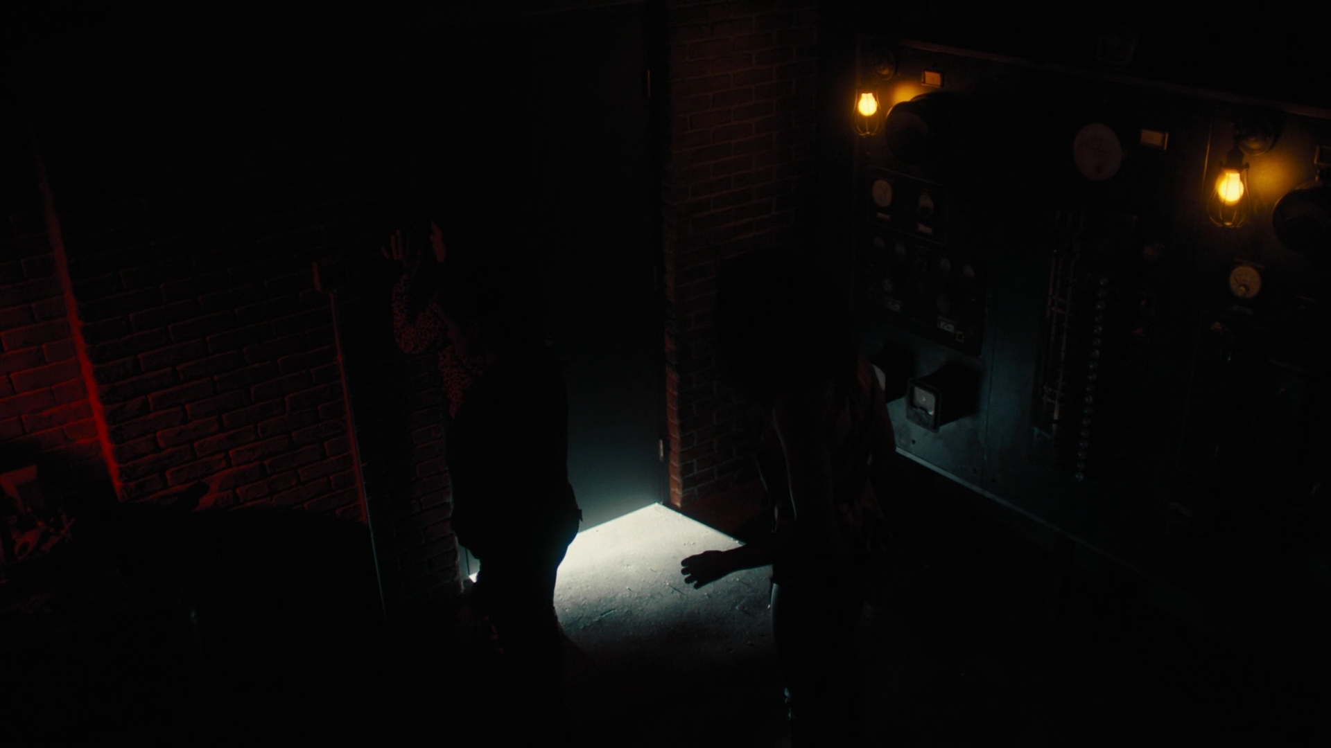 Charmed-Online-dot-nl_Charmed2x01-SafeSpace00993.jpg