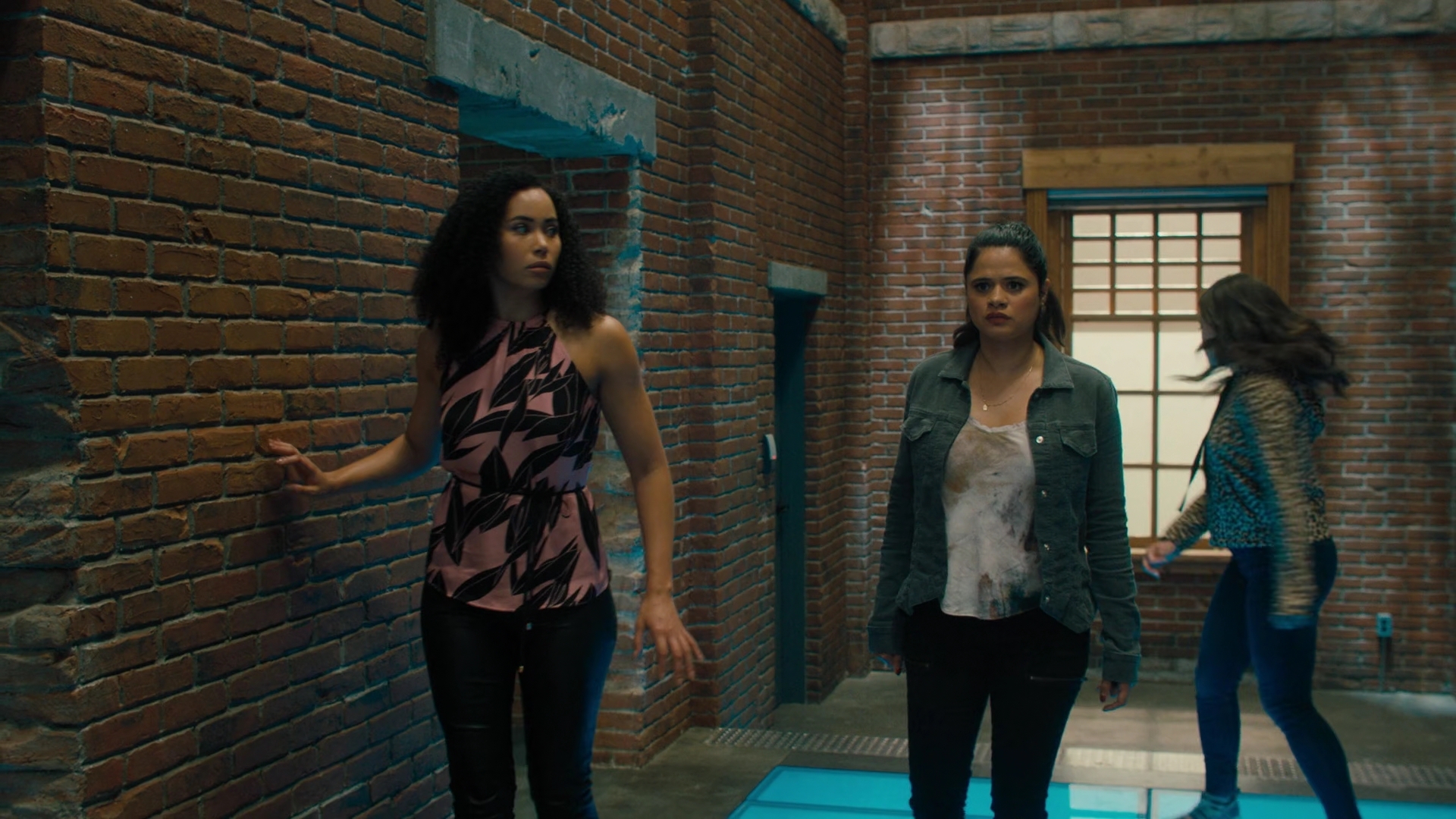 Charmed-Online-dot-nl_Charmed2x01-SafeSpace01033.jpg Charmed-Online-dot-nl_Charmed2x01-SafeSpace01033.jpg