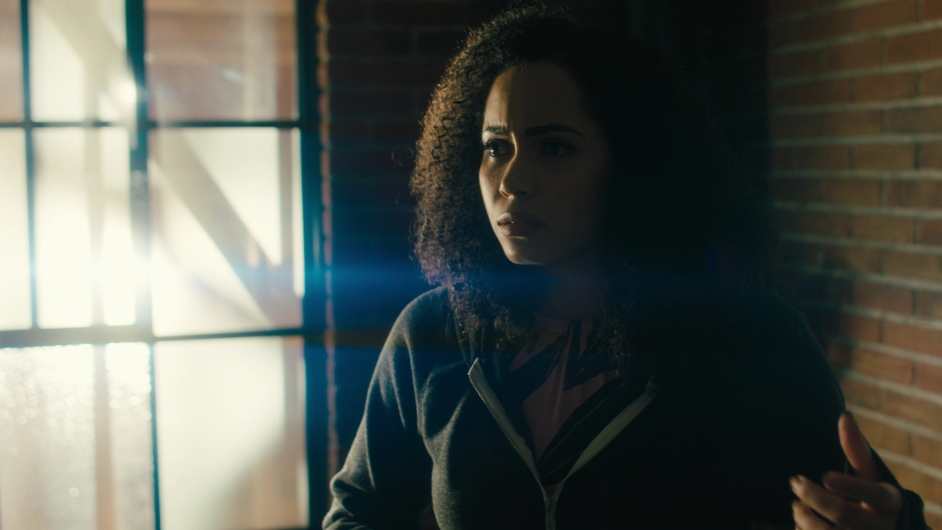 Charmed-Online-dot-nl_Charmed2x01-SafeSpace01317.jpg